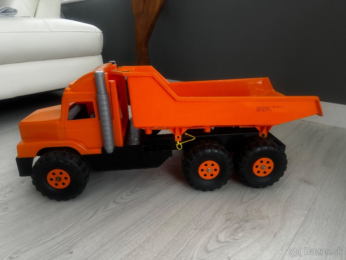 Veľké nákladné auto - oranžové