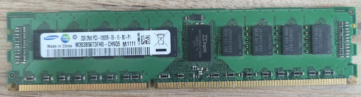 SAMSUNG 2GB PC3-10600R DDR3-1333 ECC 2RX8 CL9