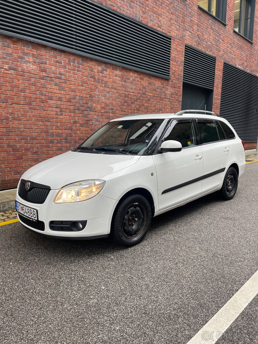 Prenajom auta Škoda Fabia 2