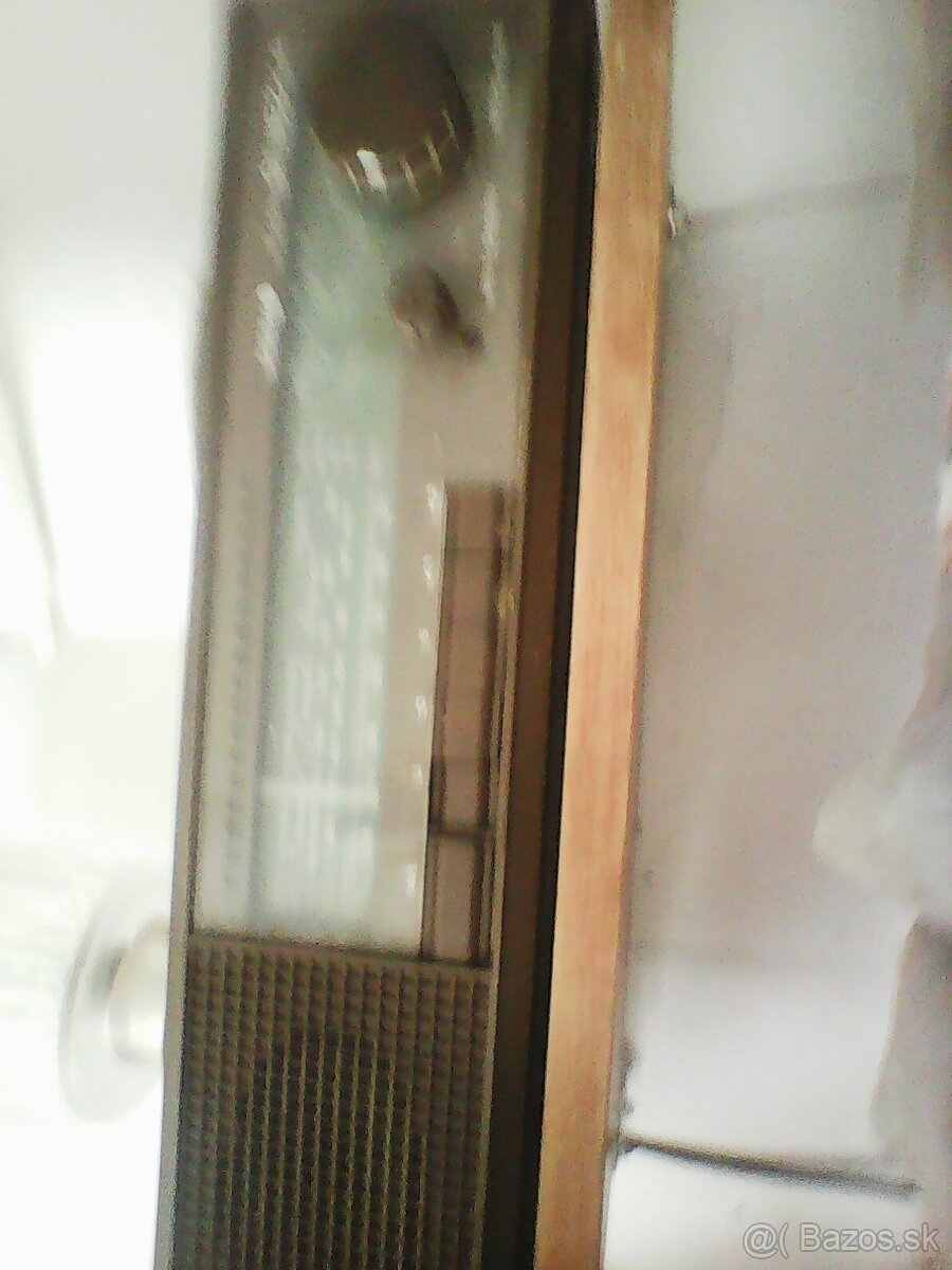 RÁDIO A INÉ ELEKTRO