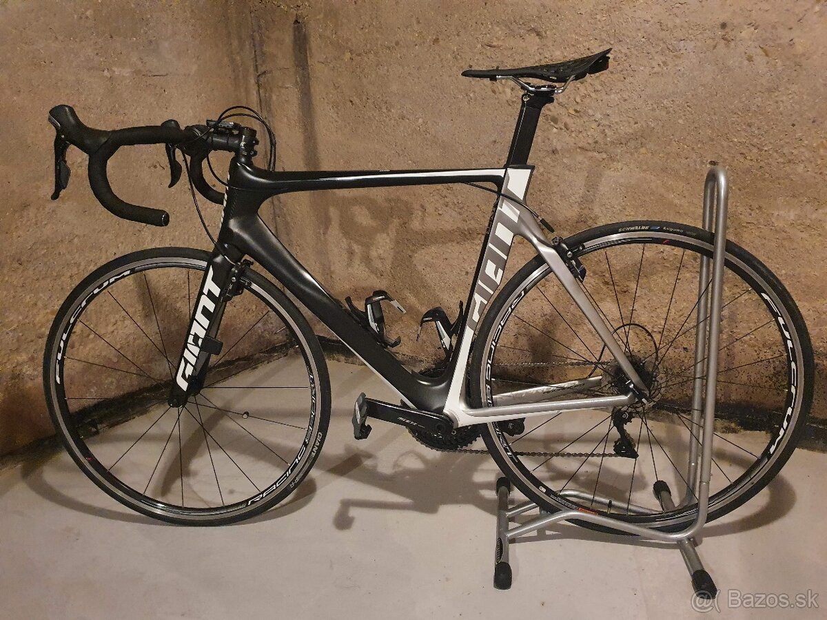 Cestny bicykel Giant
