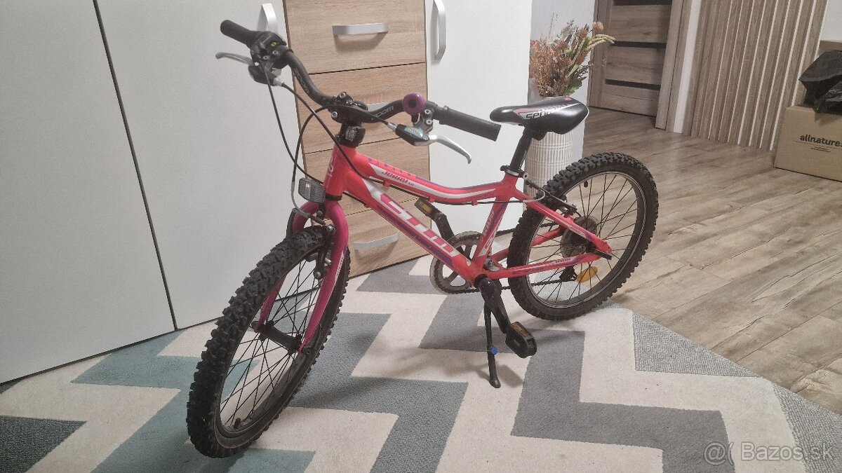 Dievčenský bycikel veľkosť 20