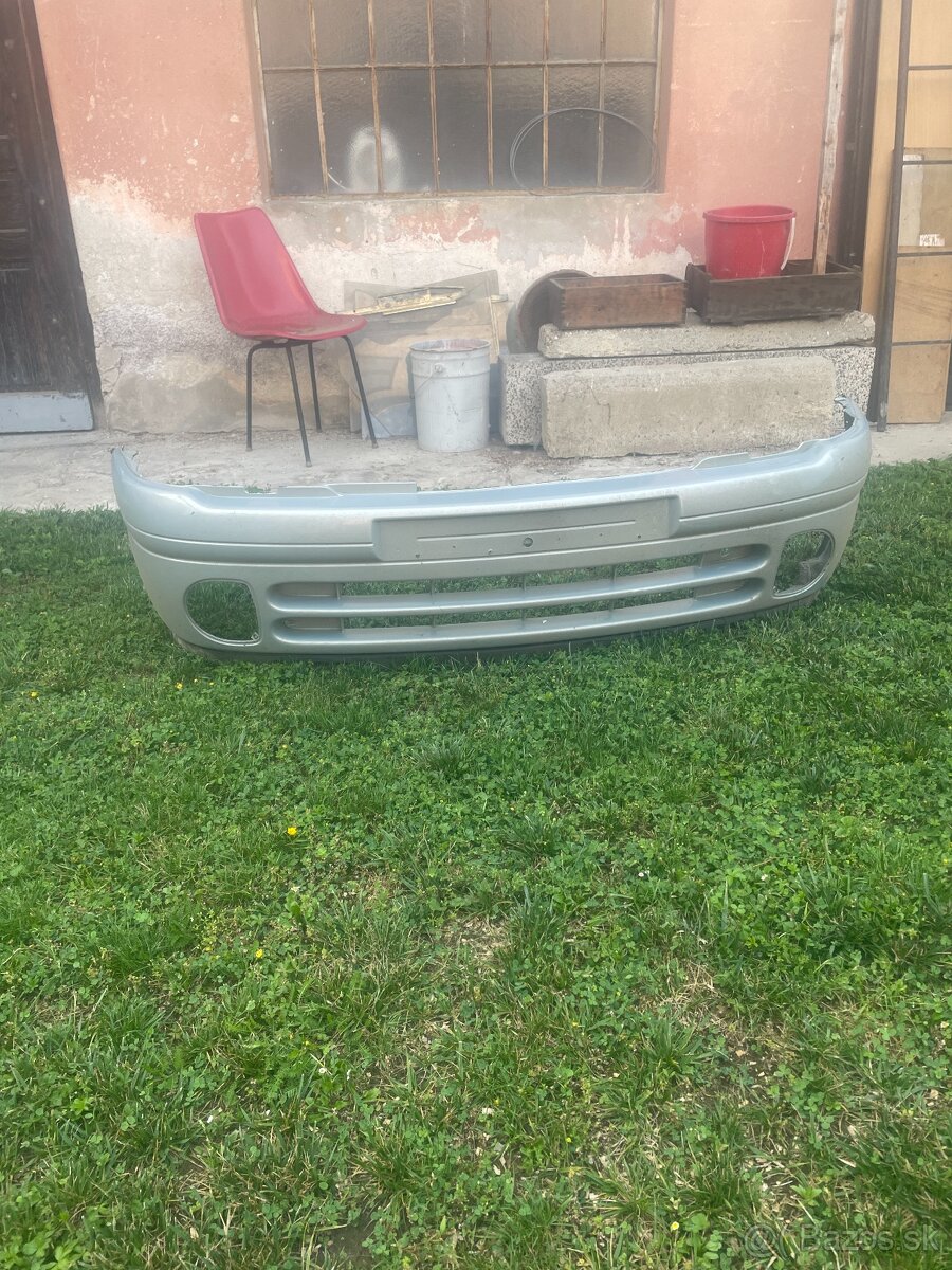 Predám predný nárazník Renault Clio II 1998–2001
