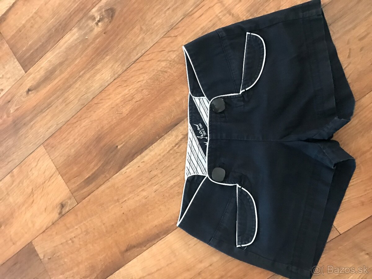 GUESS originál damske kratasy S
