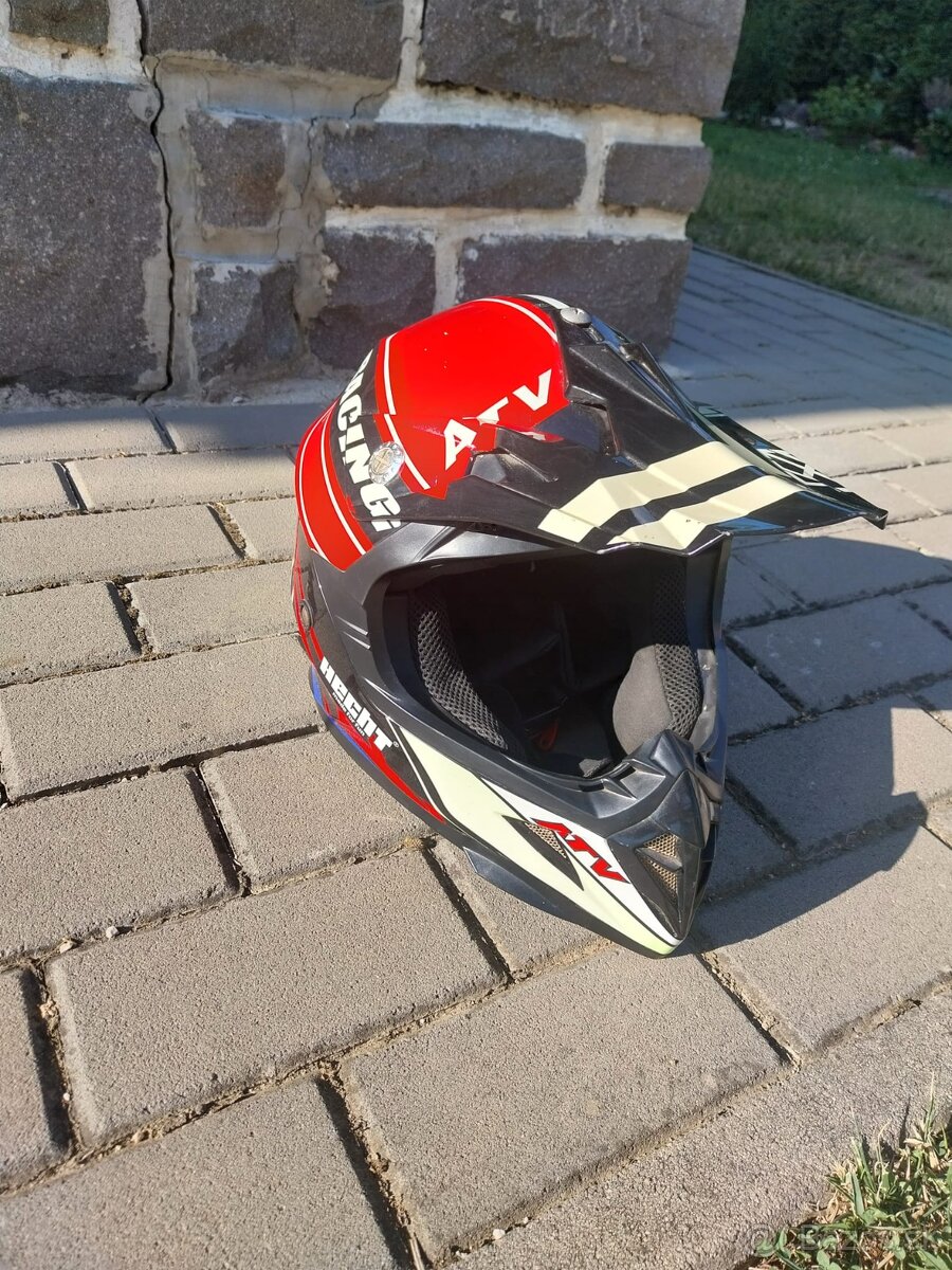 Prilba ATV