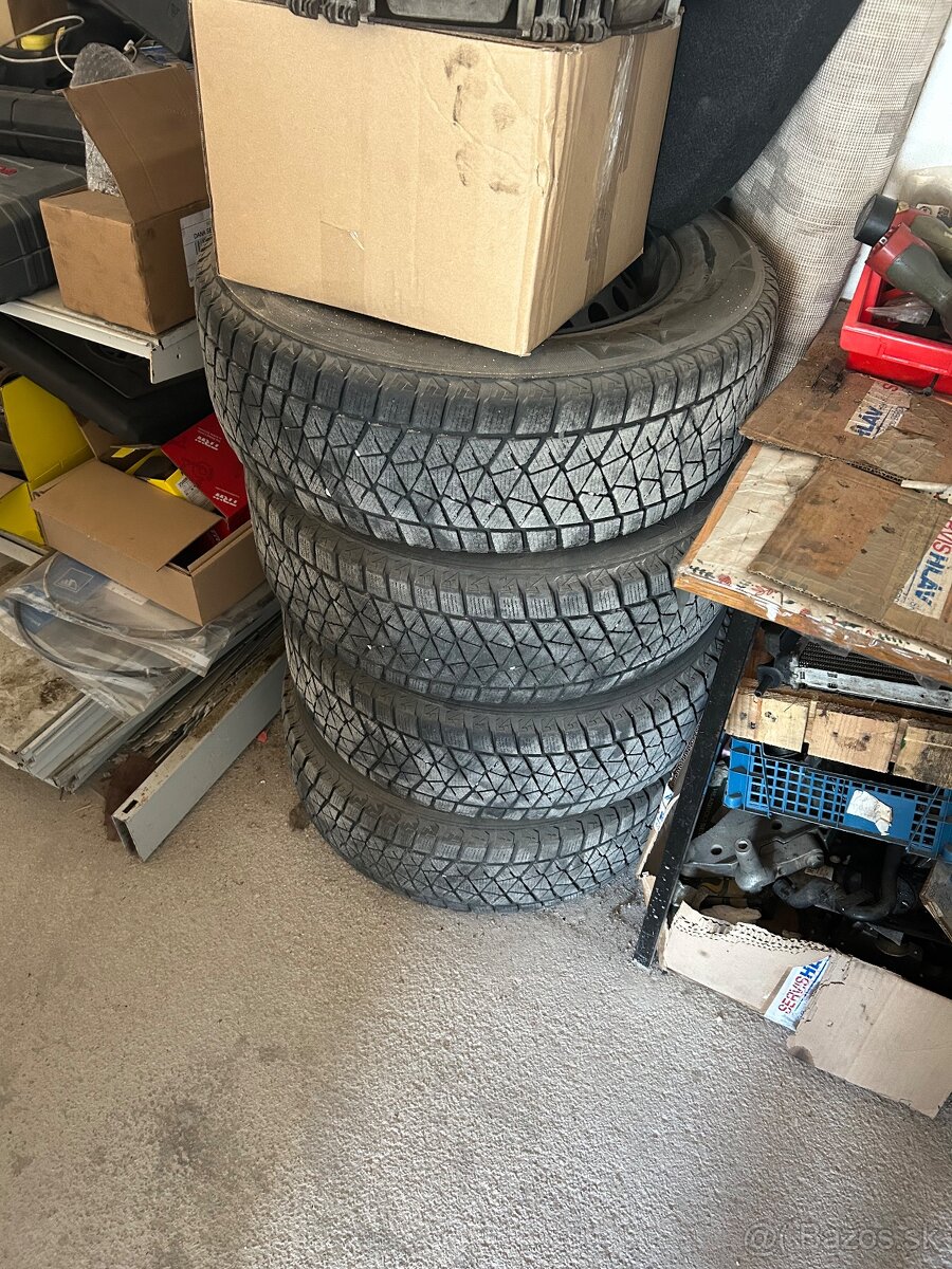 5x114,3 Nissan qashqai + puklice R16
