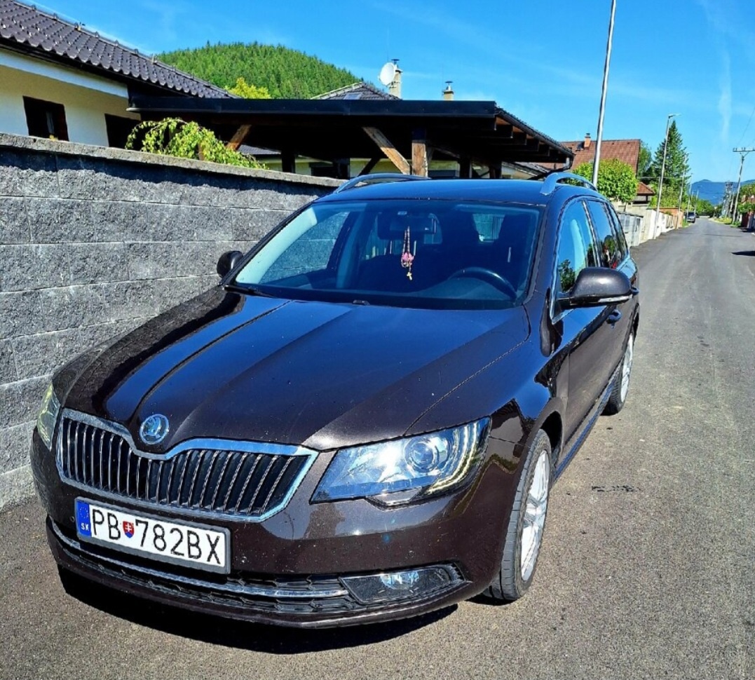 Skoda Superb combi 4x4, 125 kW, SVK