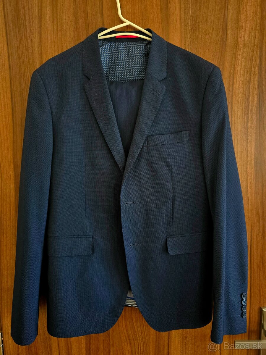 Pánske tmavomodré sako a nohavice