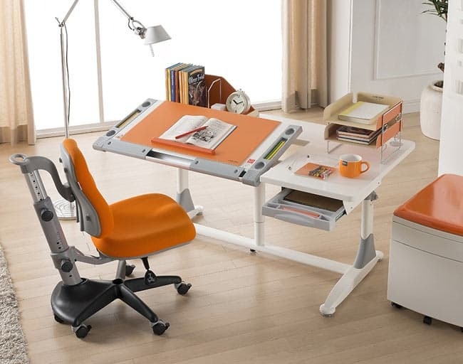 Predám ergonomický stôl COMFPRO King - Ideálny pre študentov