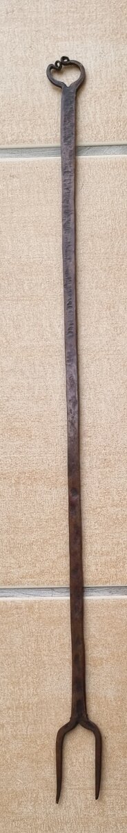 Starožitná medená vidlica   -200 .ročná/ 20 euro /