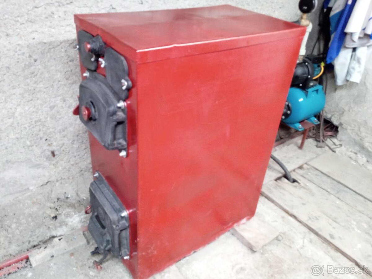 Predám kotol Emka 9-článkový