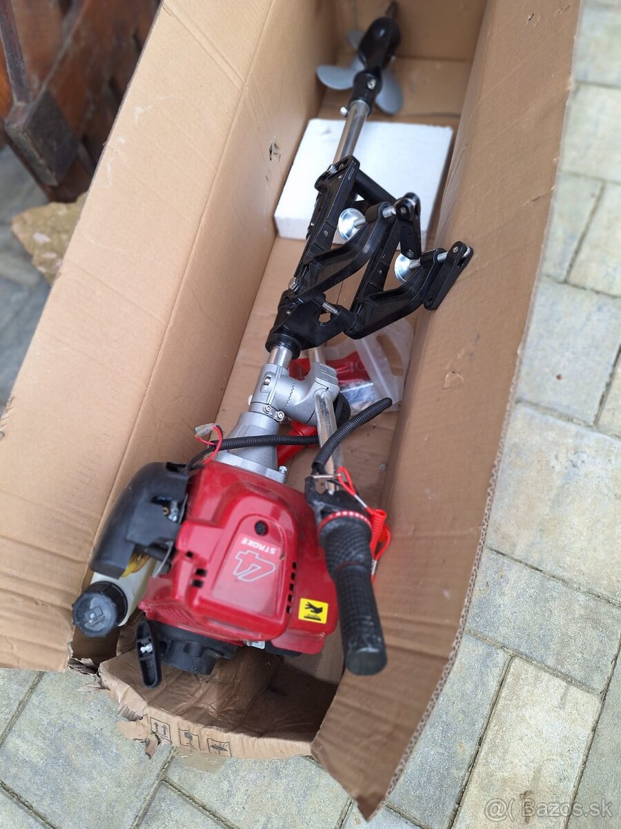 Závesný lodný motor 4takt