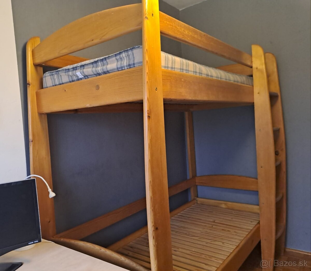 Poschodová posteľ