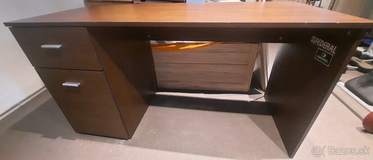 Predám písací stôl