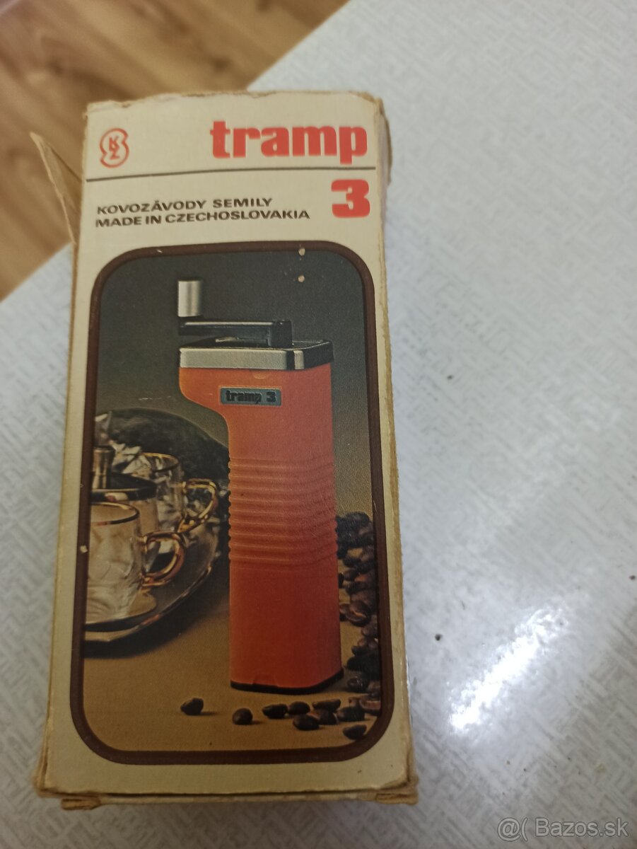 Ručný mlynček na kávu.