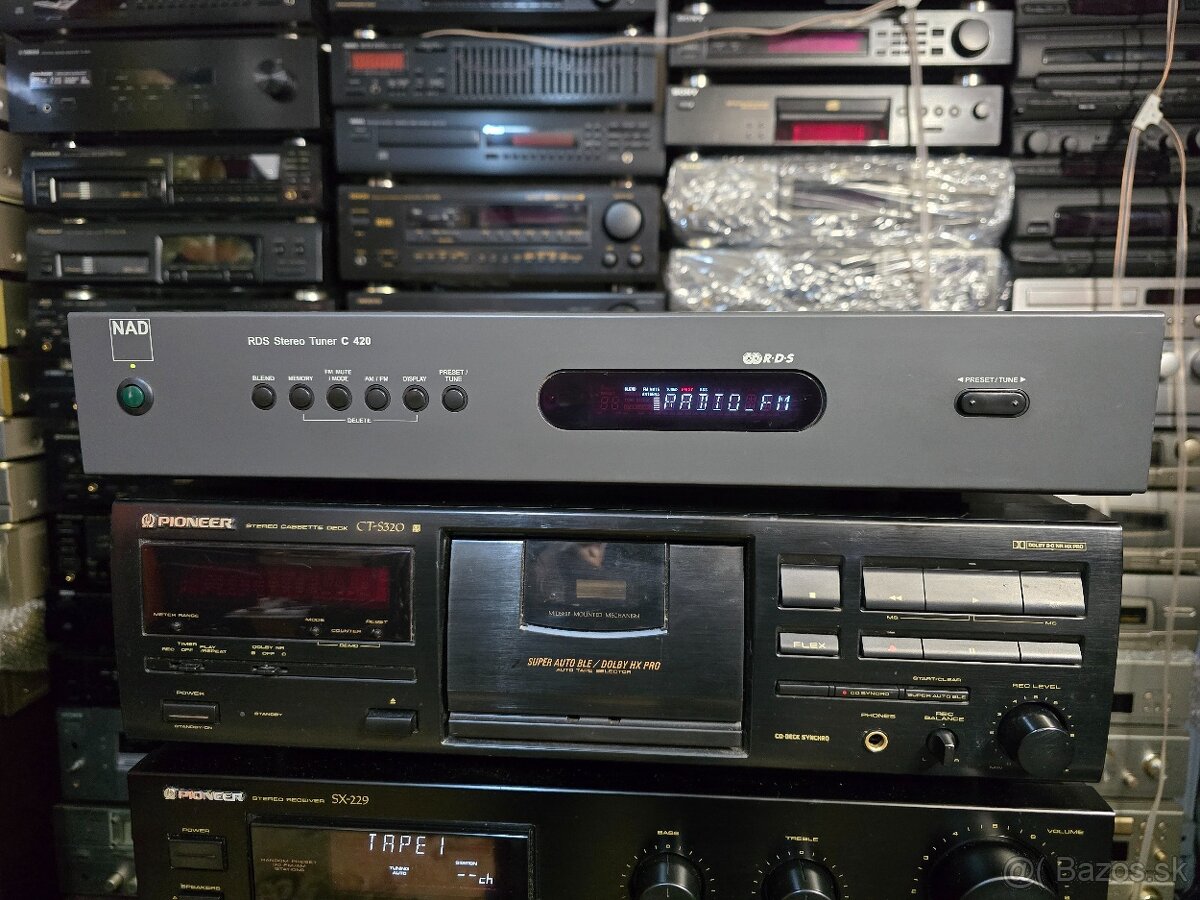 NAD C420 stereo tuner