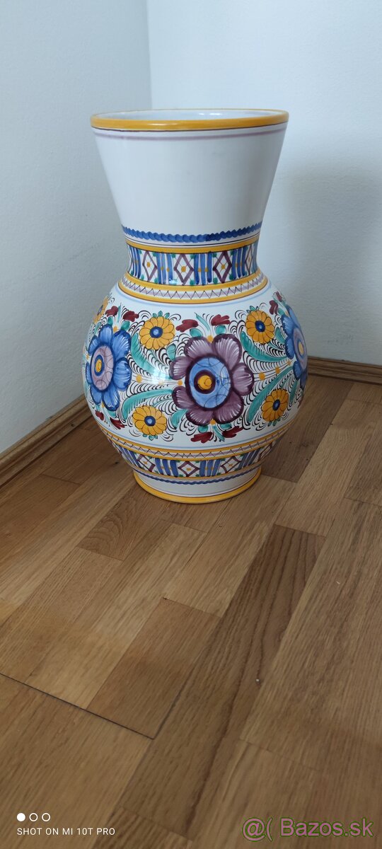 Vysoká váza z Modranskej keramiky