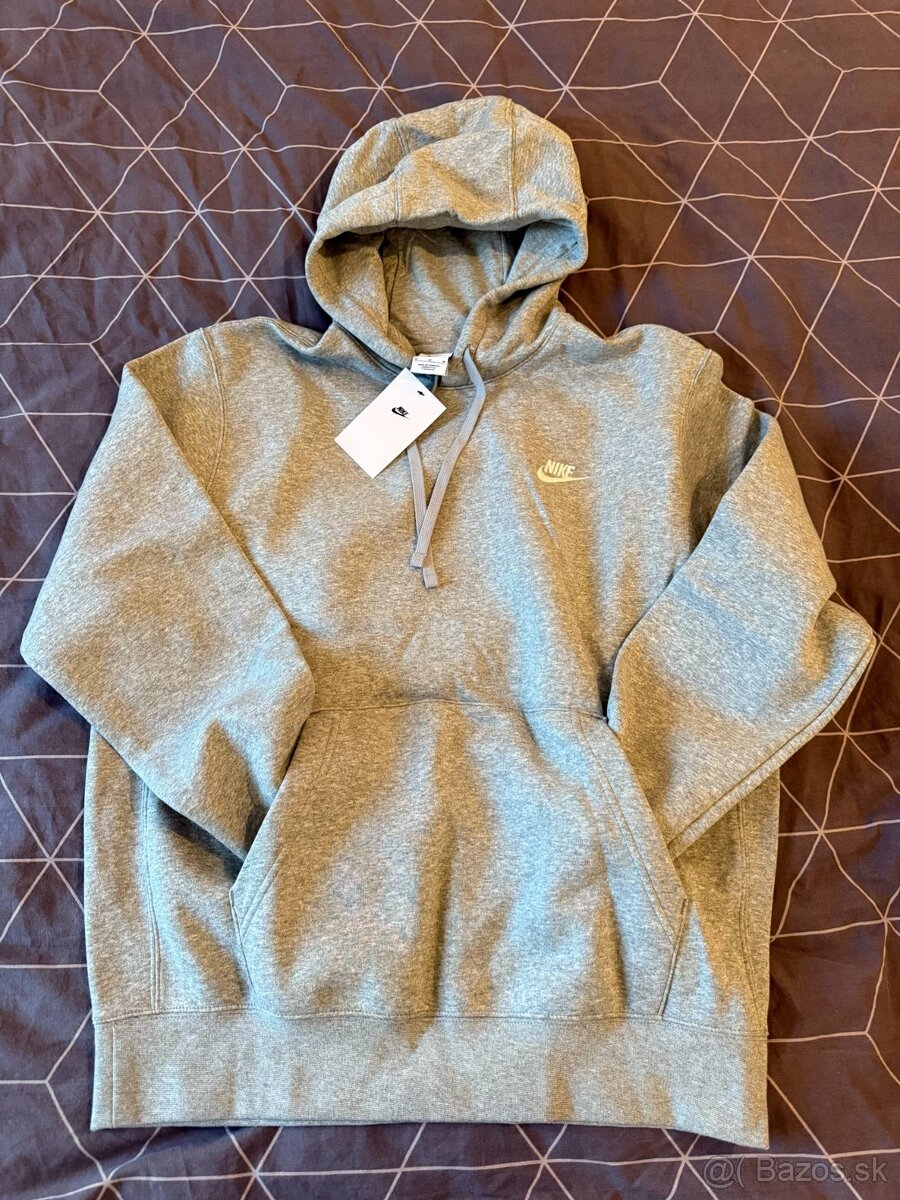 Nike Club Fleece mikina, veľkosť M, nová so štítkami