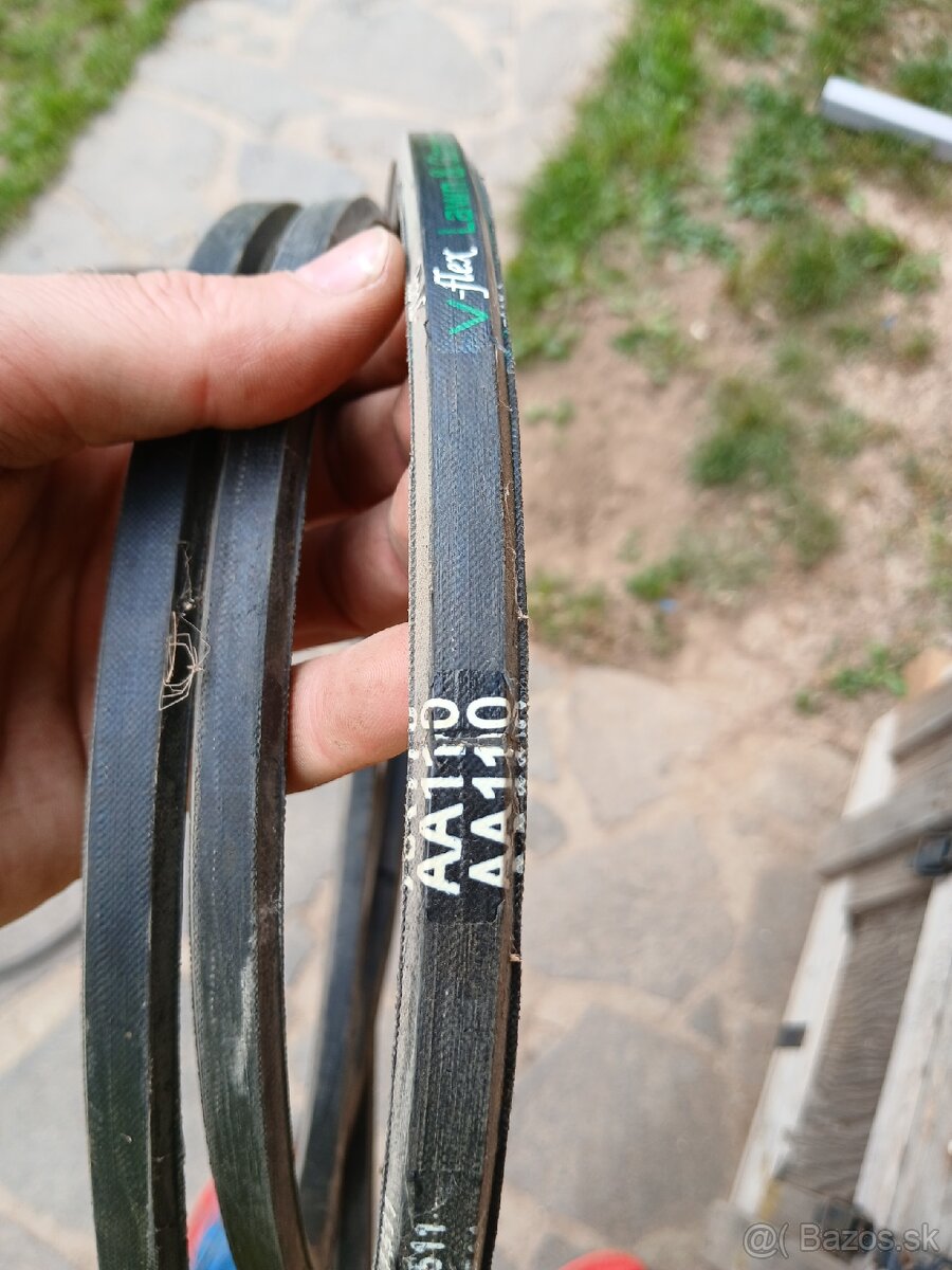 Klinové remene na traktorovu kosačku AA110