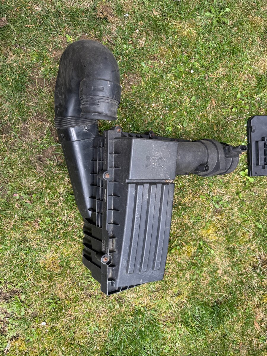 Škoda Octavia 2 filter box