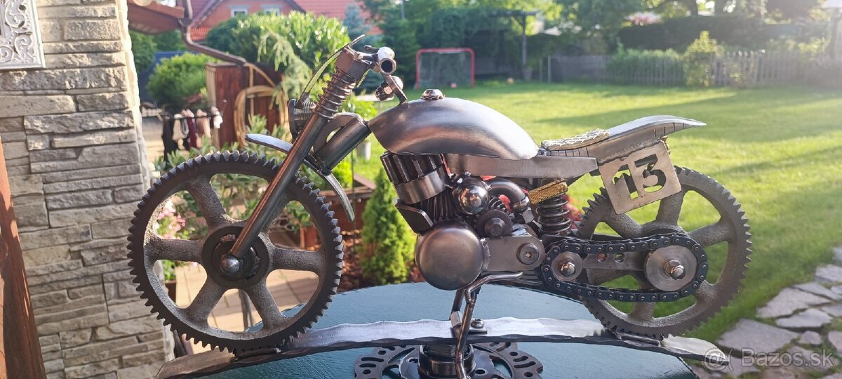 Model motorky