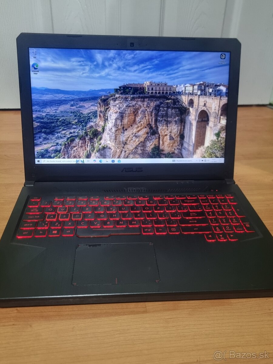 Asus herný notebook FX504GD