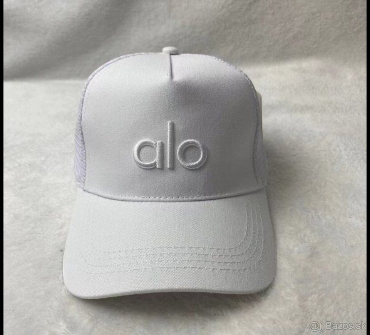🌬️ ŠTÝLOVÁ BIELA ŠILTOVKA ALO YOGA – LETNÝ MUST-HAVE 🤍🧢
