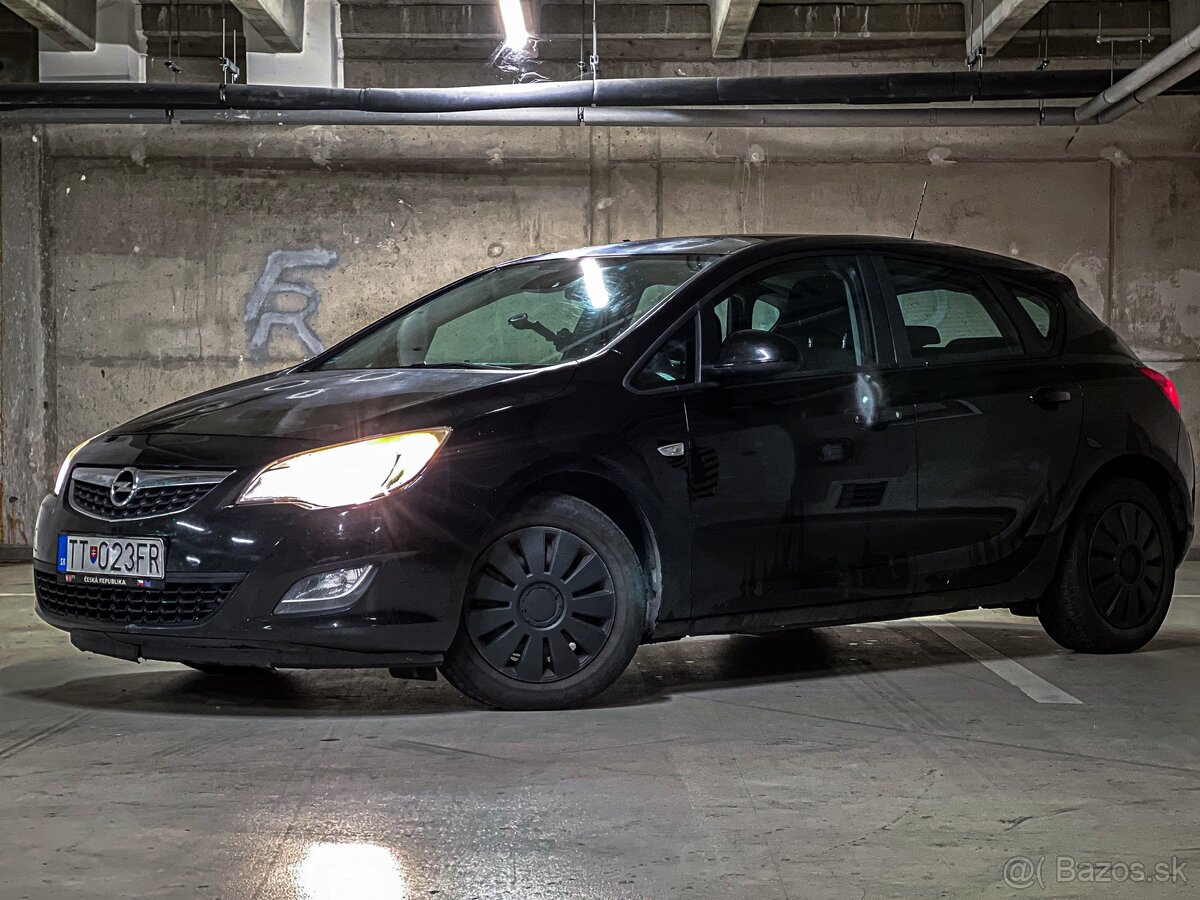 Opel Astra J 1.7 CDTI 2010 - 92kW (245 000 km)