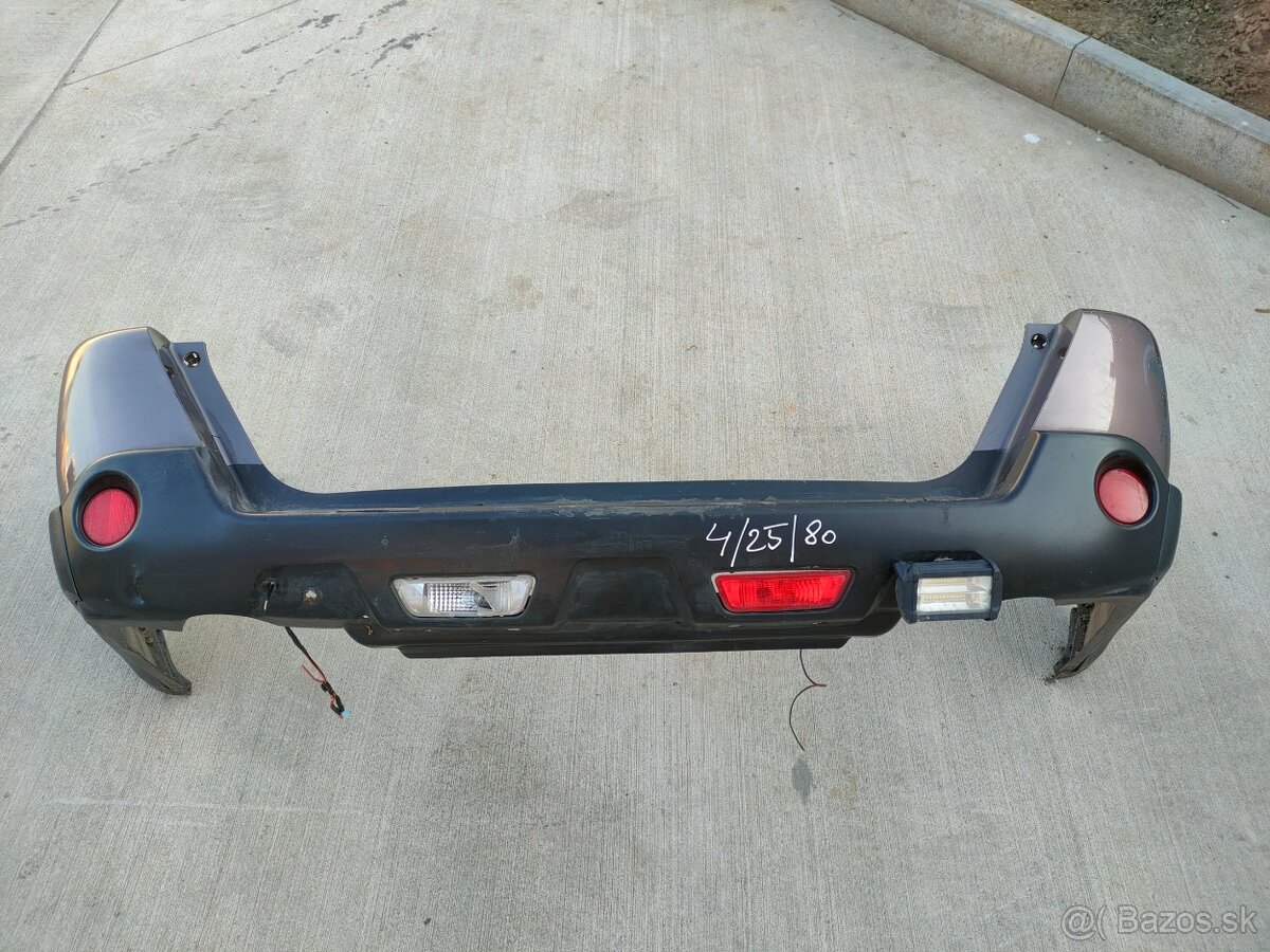 nissan x trail T31 zadny naraznik