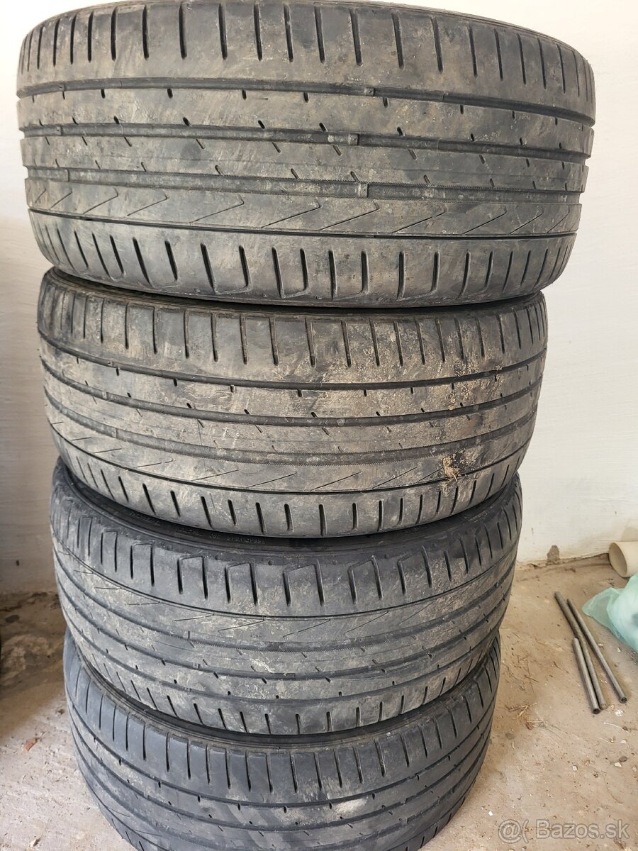 225/45 r17 2023