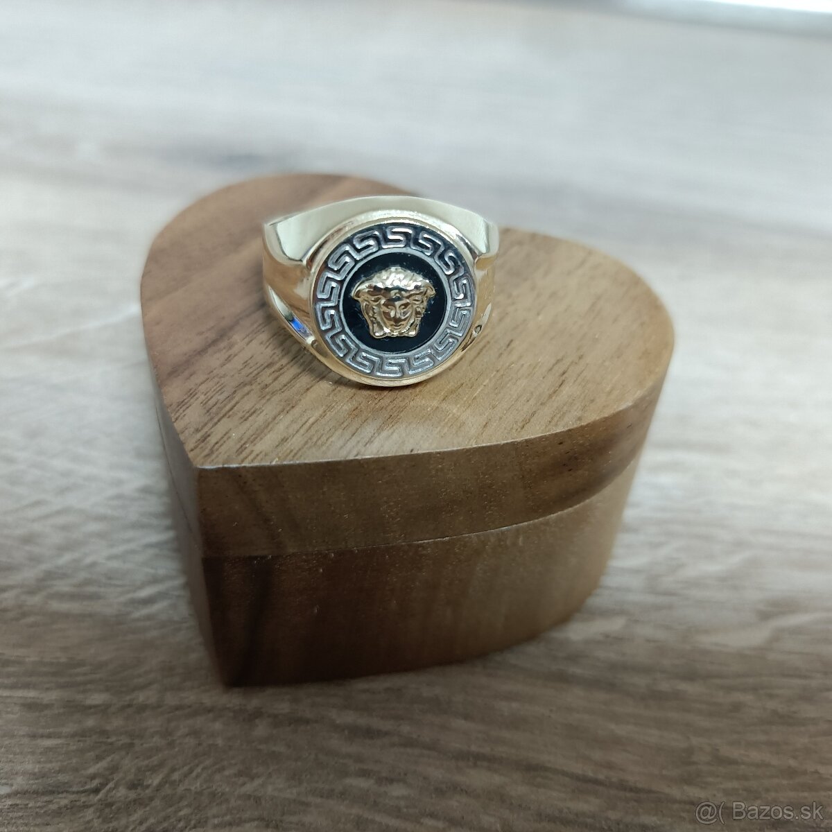 Zlatý pánsky prsteň Versace