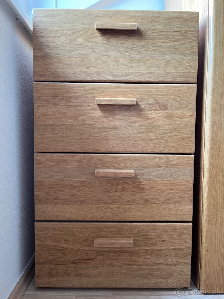 komoda z dubového masívu