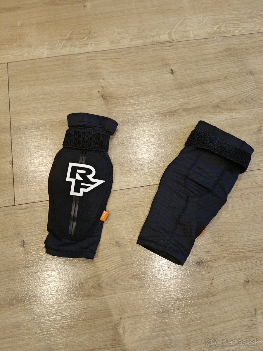 Race face chrániče lakťov