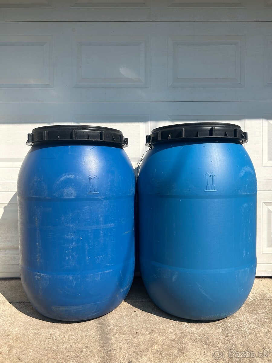 Potravinárske plastové sudy 200L veľa kusov