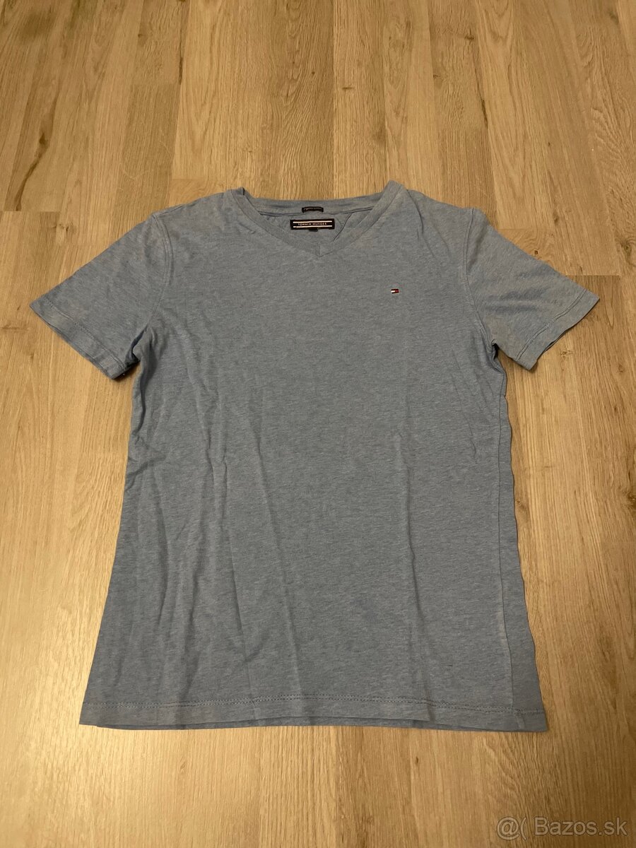 🔵 Svetlomodré TOMMY HILFIGER tričko – veľkosť 152