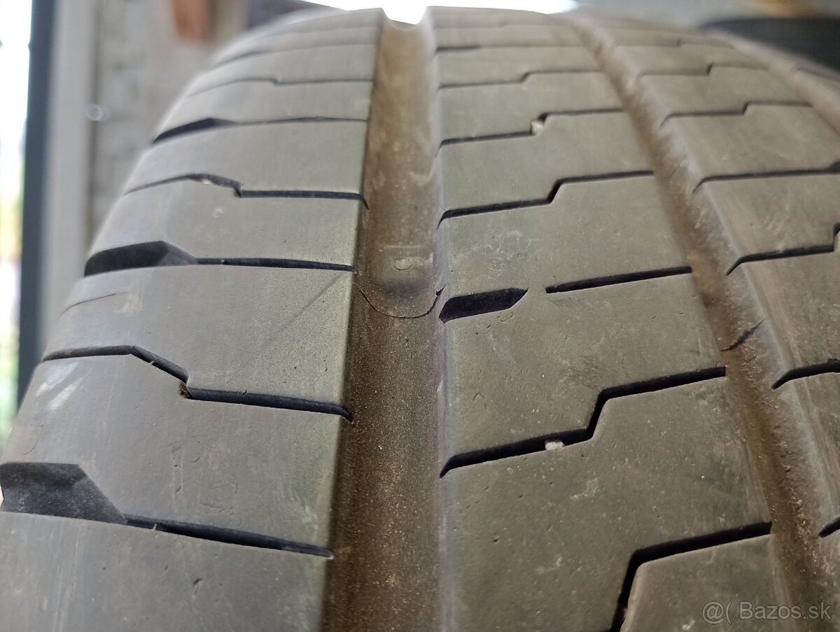 Predam 2ks pneu 215/75/r16C letne Continental