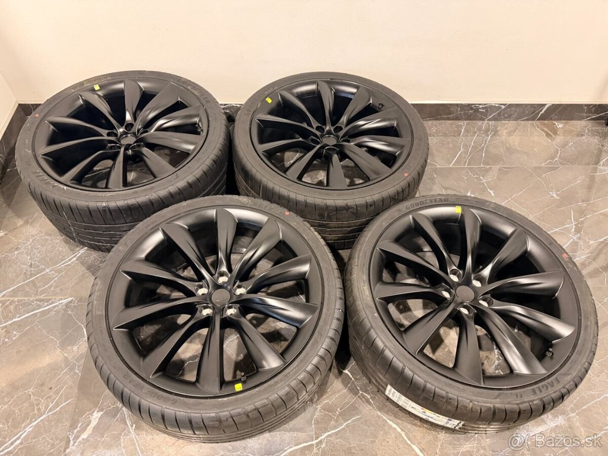 origo kolesa Tesla Model X r22 1027246-00-E léto