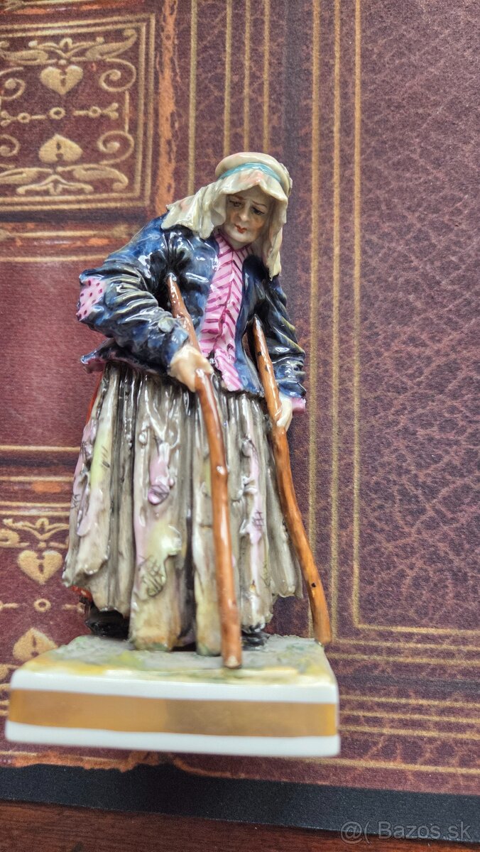 Porcelánová soška