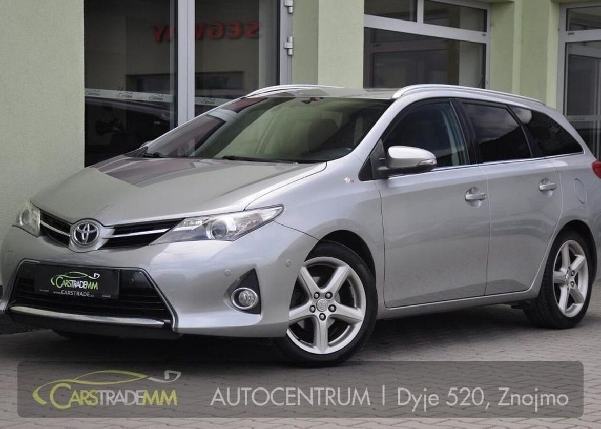 Toyota Auris 1,6I ČR KEYLESS 2xKOLA KAMERA 97 kw