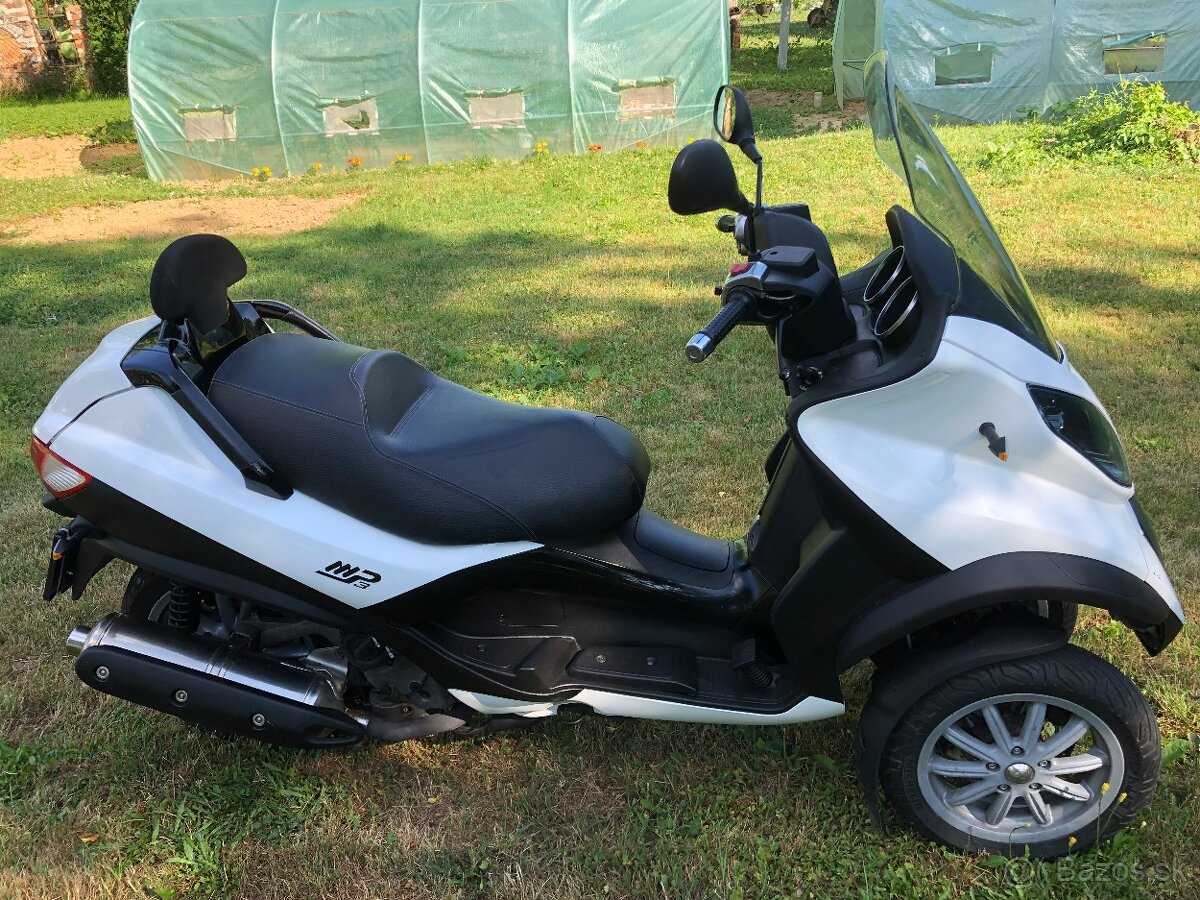 Piaggio mp3 400
