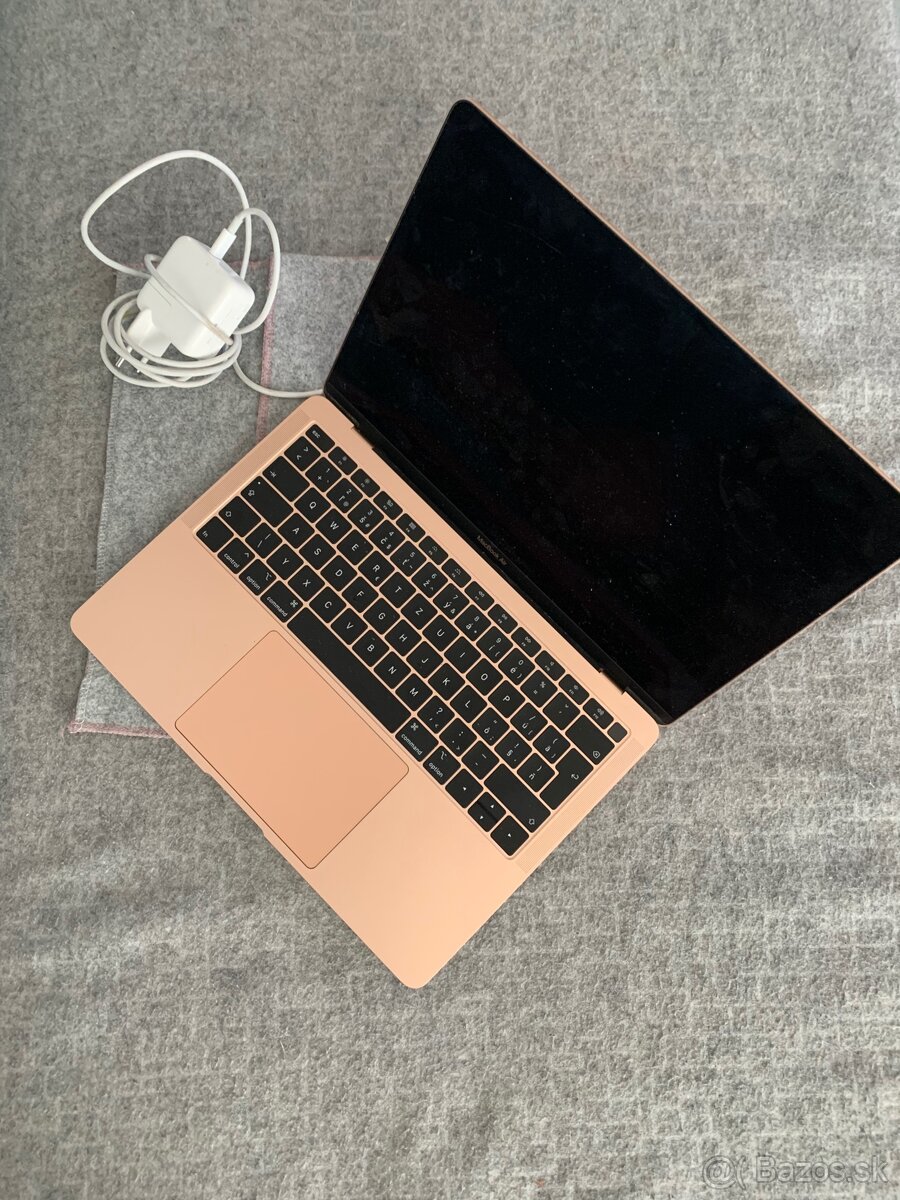 MacBook Air 13” 8GB 121GB 1,6GHz I5 ROSEGOLD 2020