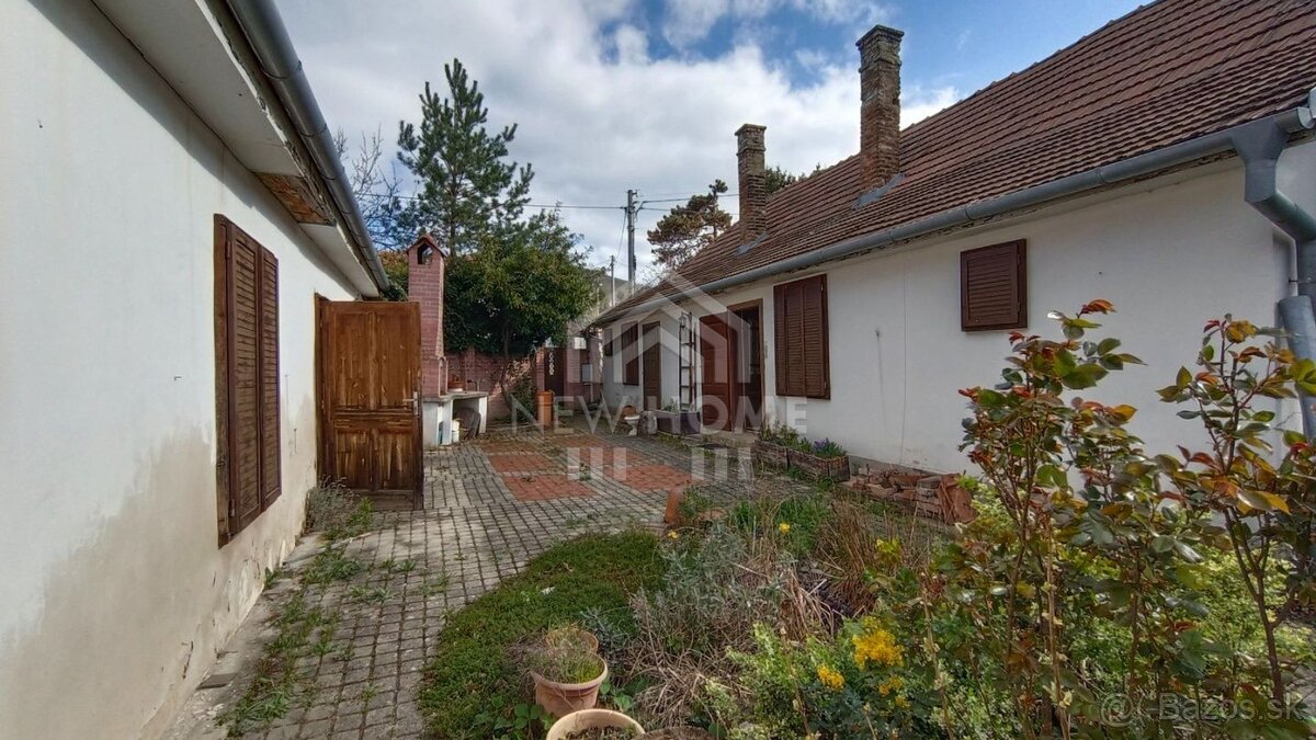 ZOBOR - 2 x RD na jednom pozemku, pôvodný stav