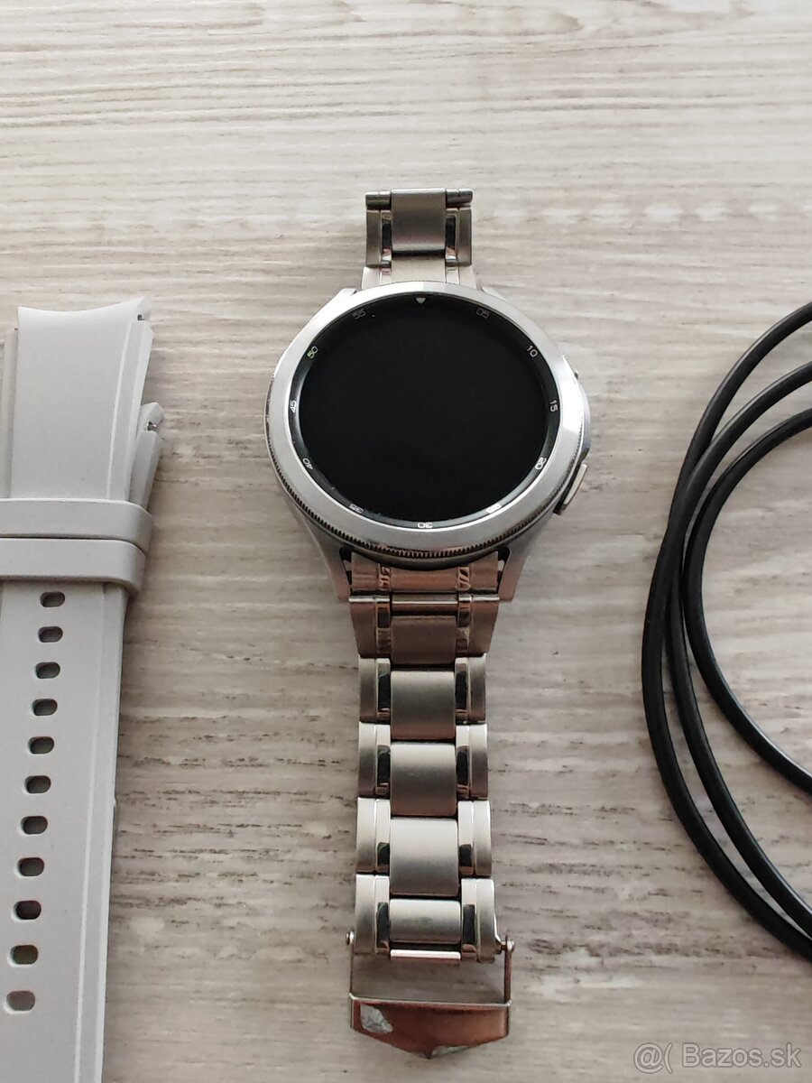 Samsung Galaxy Watch 4 Classic 46 mm strieborné