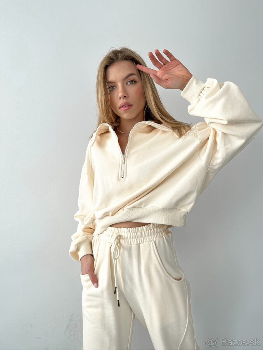 ŠTÝLOVÁ TEPLÁKOVÁ SÚPRAVA značky GREEN APPLE, PC 60 EUR