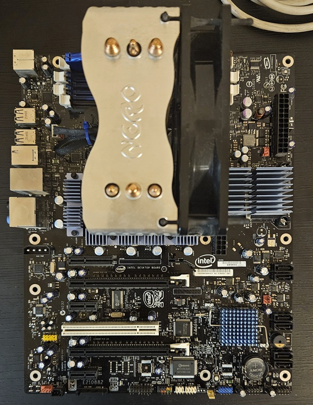 Intel DX58SD + i7 920 + 4GB RAM