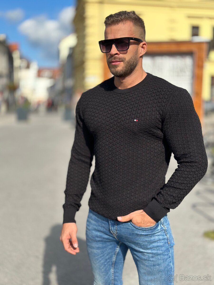 Svetrik Tommy Hilfiger čierny