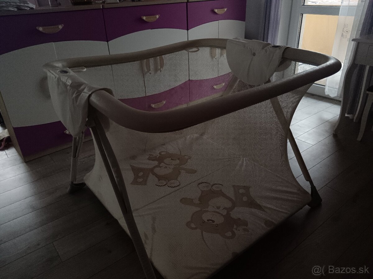 Detská skladacia ohrádka