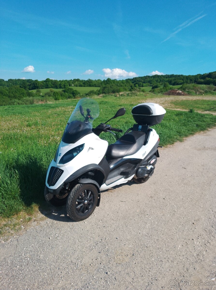 Piaggio MP3 500