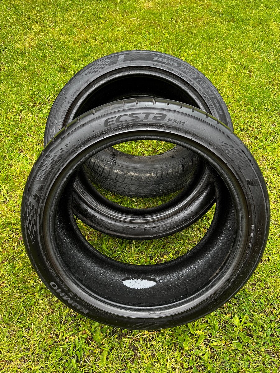 245/45 ZR20 2ks letné Kumho dot22