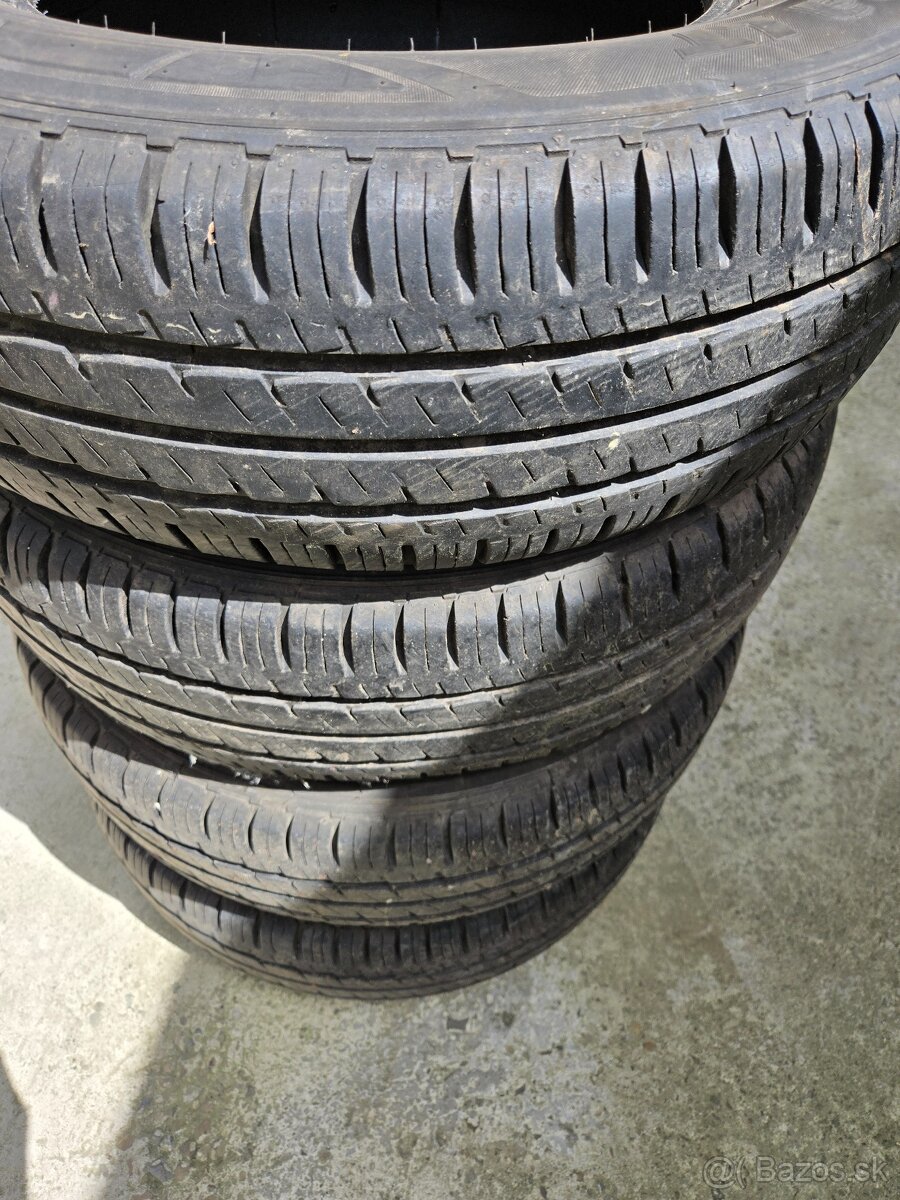 Hankook 215/70 r15c